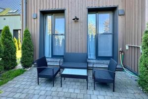 Vaivorykstes Namai with Heated Pool by Hostlovers