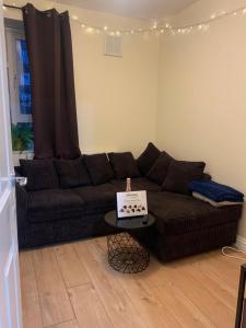 Lovely Modern Flat with Free Parking