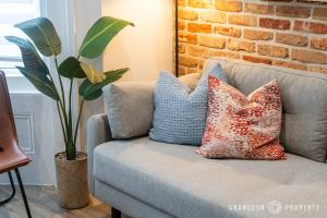 Swithuns House Abode by Grandeur Property