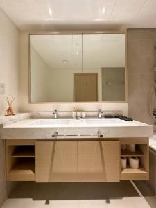 Beautiful 3BR With Canal View