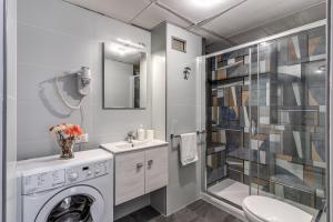 M&L Apartments - Ardesia Colosseo