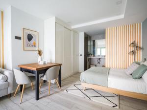 Moderno estudio & zona gourmet & shopping GB2B