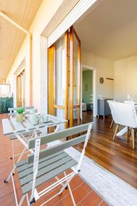 Harmony Retreat - Central Apt with terrace and Wi-Fi