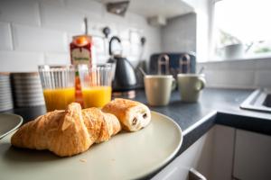 Stunning Cardiff Wharf View 4 Bed Free Parking