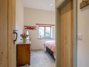 Square Barn - Ukc2869