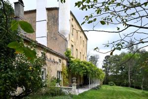 Appartements Roulotte Gypsie Violette : photos des chambres