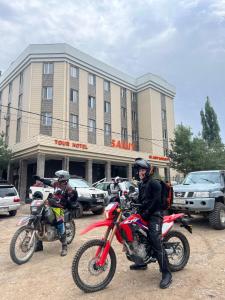 Salut Hotel
