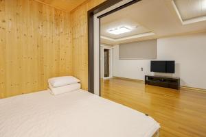 Boryeong Daecheon Sun and Moon Pension