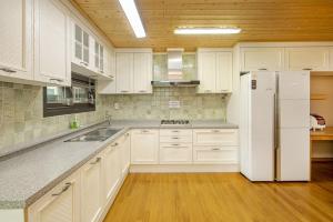 Boryeong Daecheon Sun and Moon Pension