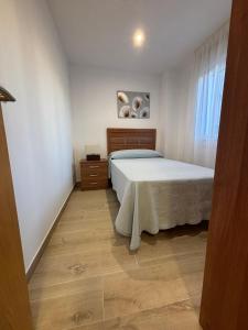 Piso en Ribeira a 20metros de la playa de Coroso by Cristian&Tamara "alquileres"