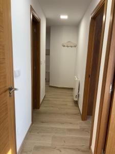 Piso en Ribeira a 20metros de la playa de Coroso by Cristian&Tamara "alquileres"