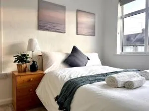 3 Bedroom House Sleeps 6 Free On-Street Parking - Canley