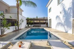 Agios Tychon Luxury Villa with Private Pool - Limassol