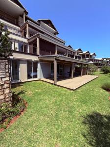 Luxe Three Bedroom Seaview Apartment Simbithi
