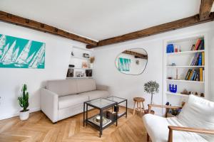 Charming duplex - heart of Paris