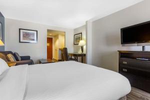 Queen Room with Two Queen Beds room in Big Horn Resort Ascend Hotel Collection