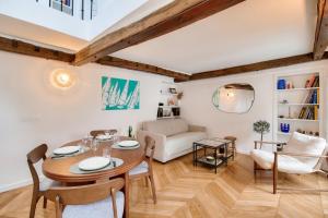 Charming duplex - heart of Paris