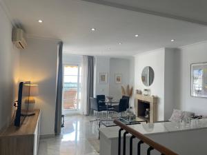 2-Bed Sea View Apt 10 mins from Puerto Banus