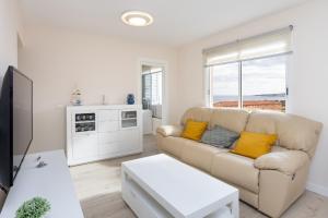 Home2Book Sunny Escape, Pool & Beach in Caletillas