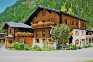 Vendula Montafon - بارتنين