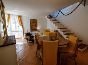 Sleek and Trendy Downtown Apartment