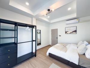 4BR Patong Pool Villa, Sleeps 8