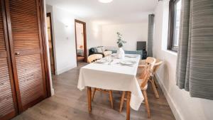Combination of 2 Fantastic Coastal Cottages nr Bude