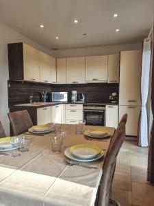 Appartements Le Jardin d-Ete a la Mer - T2 avec jardin, clim, parking : photos des chambres