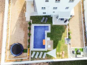 Laguna Apt Located within Lavandolive Residence - 塔格梅斯