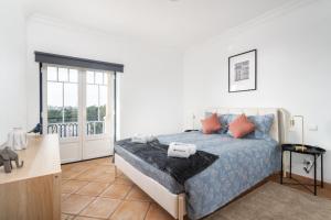 Host Wise - Wonderful Flats with Pool