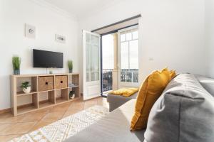 Host Wise - Wonderful Flats with Pool