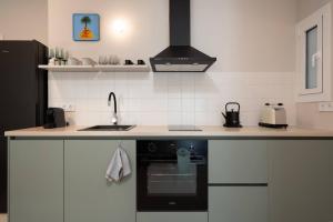 Metro Living 1-BR Modern Haven