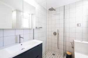 Bright & Cozy 2BR in Neos Kosmos