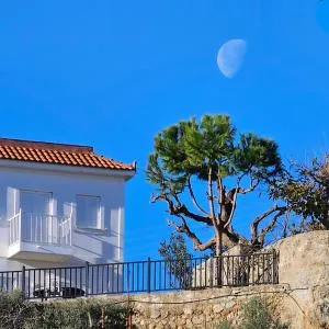 Peloponnese Hideout - White house with the sea view - Voútsimos