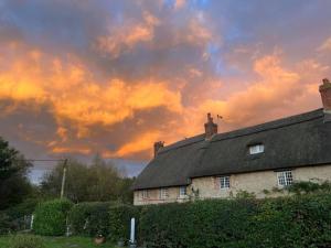 Swan Cottage, 5-Bedroom, Canal View, River, Private gardens, Free Parkings, WiFi, Oxford