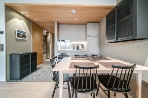 Aurora Chalet B4 Ski-in Ski-out, Mountain View by Aavalevi