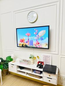 Homey Palace Staycation