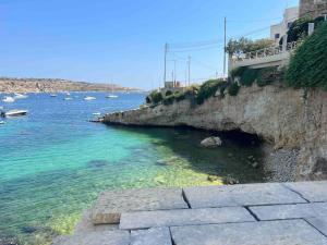 Modern Duplex by the Sea, next to Xemxija Bay