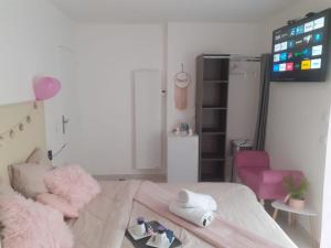 Love hotels Love Room Romantique : Chambre Double avec Terrasse