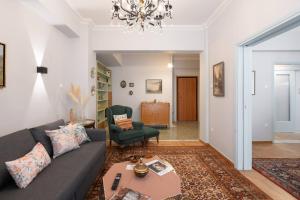 Vintage 1BR in Exarchia Timeless