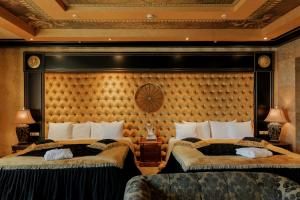 Versace Suite room in Royal Casino SPA & Hotel Resort