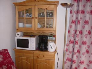 Vars les Claux studio 4 couchages sis à 50 m du télécabine, esf, commerces et pharmacie