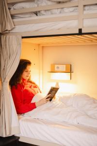 Single Bed in 4-Bed Mixed Dormitory Room room in Wombats Hostels Vienna Naschmarkt