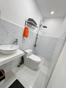 KM Suites 2BR Unit Near San Juan LU