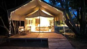 Julia's River Camp - Масаи-Мара