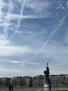 Central Charm 10 min walk Eiffel tower