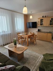 Apartament z garażem