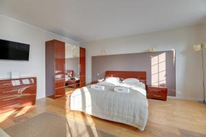 Dom & House - Apartments Old Town Targ Rybny - Self Check-in, Parking, River View