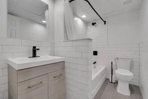 One Block to the Beach! with Free Parking