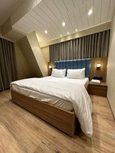 Rudraya Homes - Cozy Premium Serviced Apartments Khar - next to Bandra